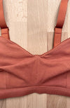 Brassière de grossesse à plat, détails et finitions, couleur terracotta, lingerie confortable en coton bio